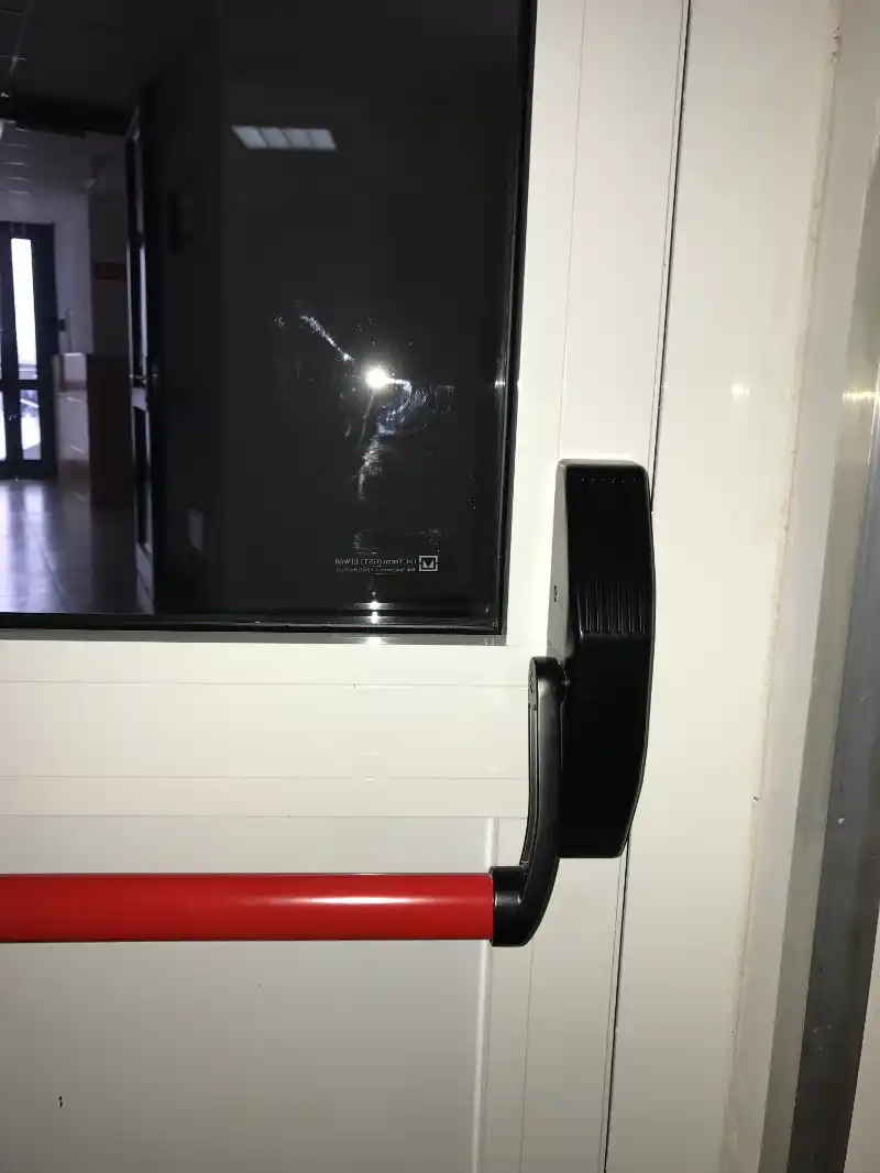 Монтаж противопожарного стекла ПСК ГОСТ