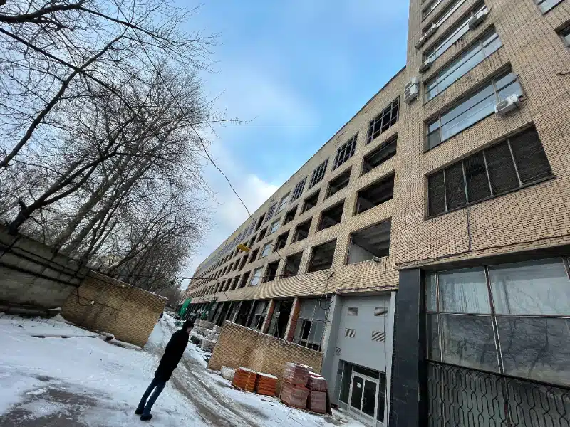 Этап герметизации огнестойкой пеной